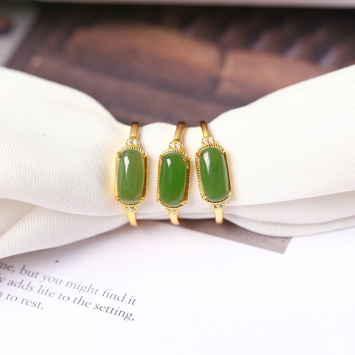 天然碧玉长方戒面款纯银托镶嵌款戒指 女款简约款戒圈饰品