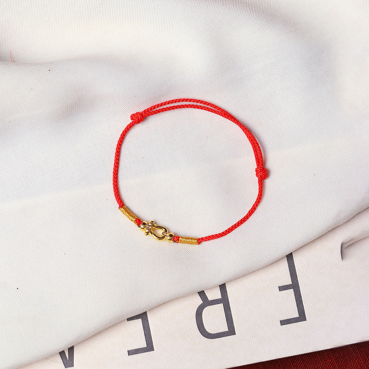 18K金马蹄扣编织款红绳款手链 可调节 女款简约K金手绳饰品