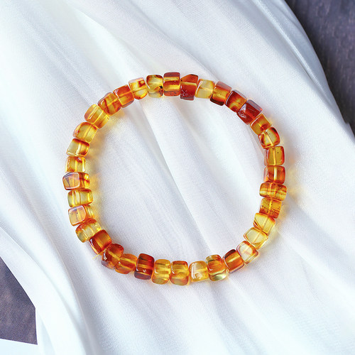 蜜蜡花珀随形方块珠款手链