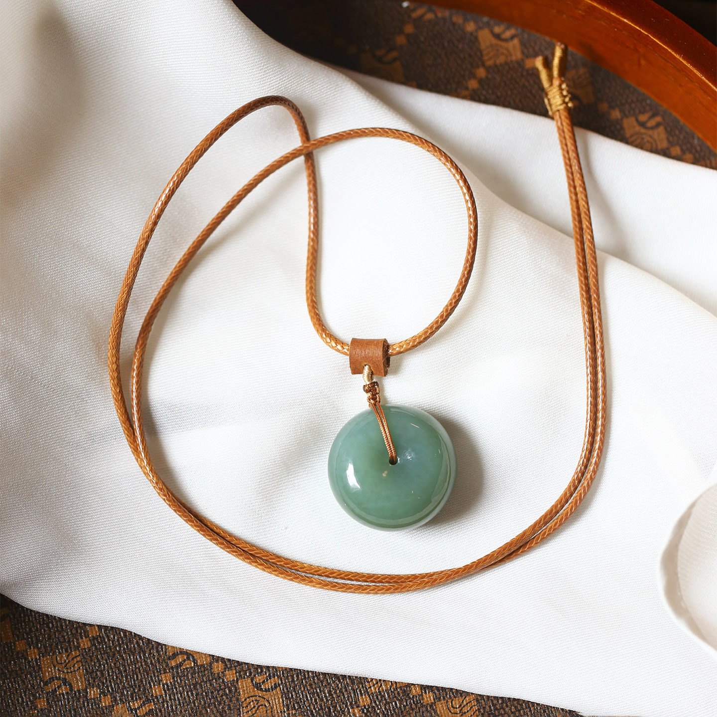 精品 天然和田玉新疆料且末蓝面包扣吊坠 男女款玉石扣子吊坠饰品