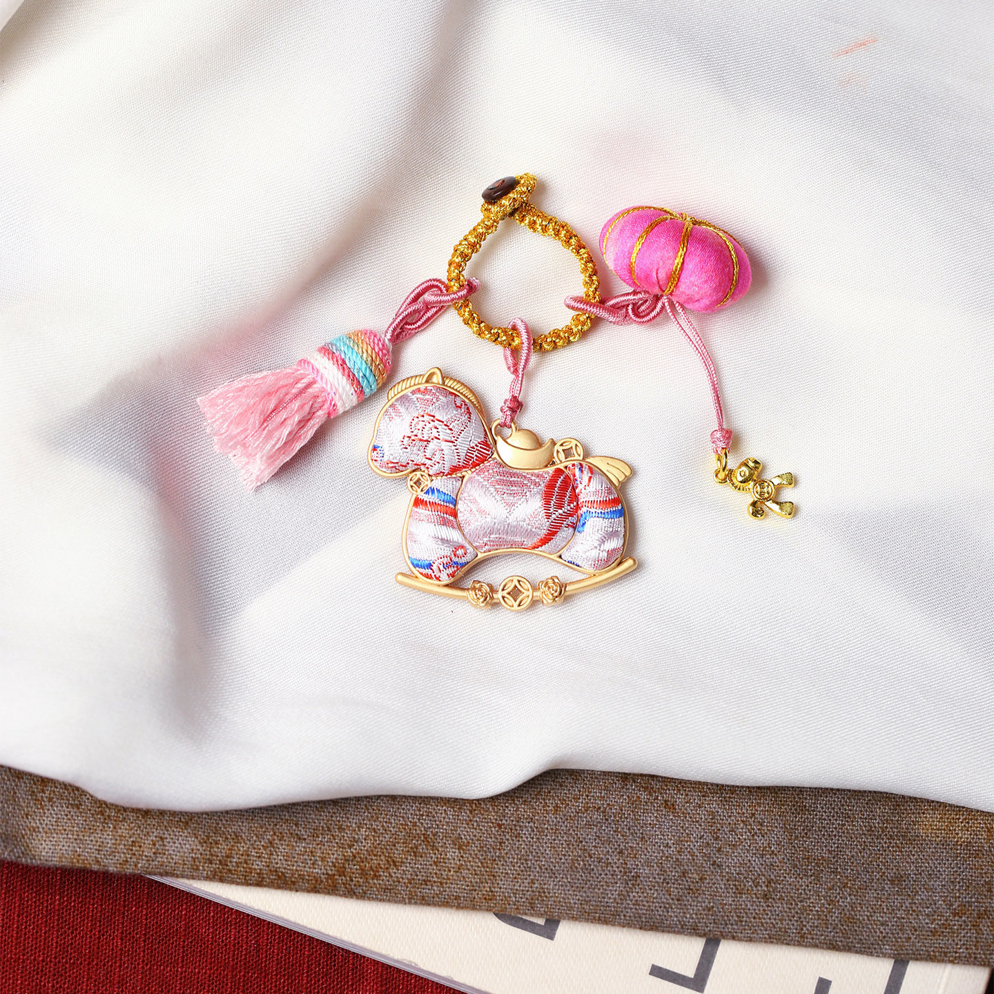 手工原创宋锦马上有钱款包挂钥匙扣 女款民族风款挂饰礼物