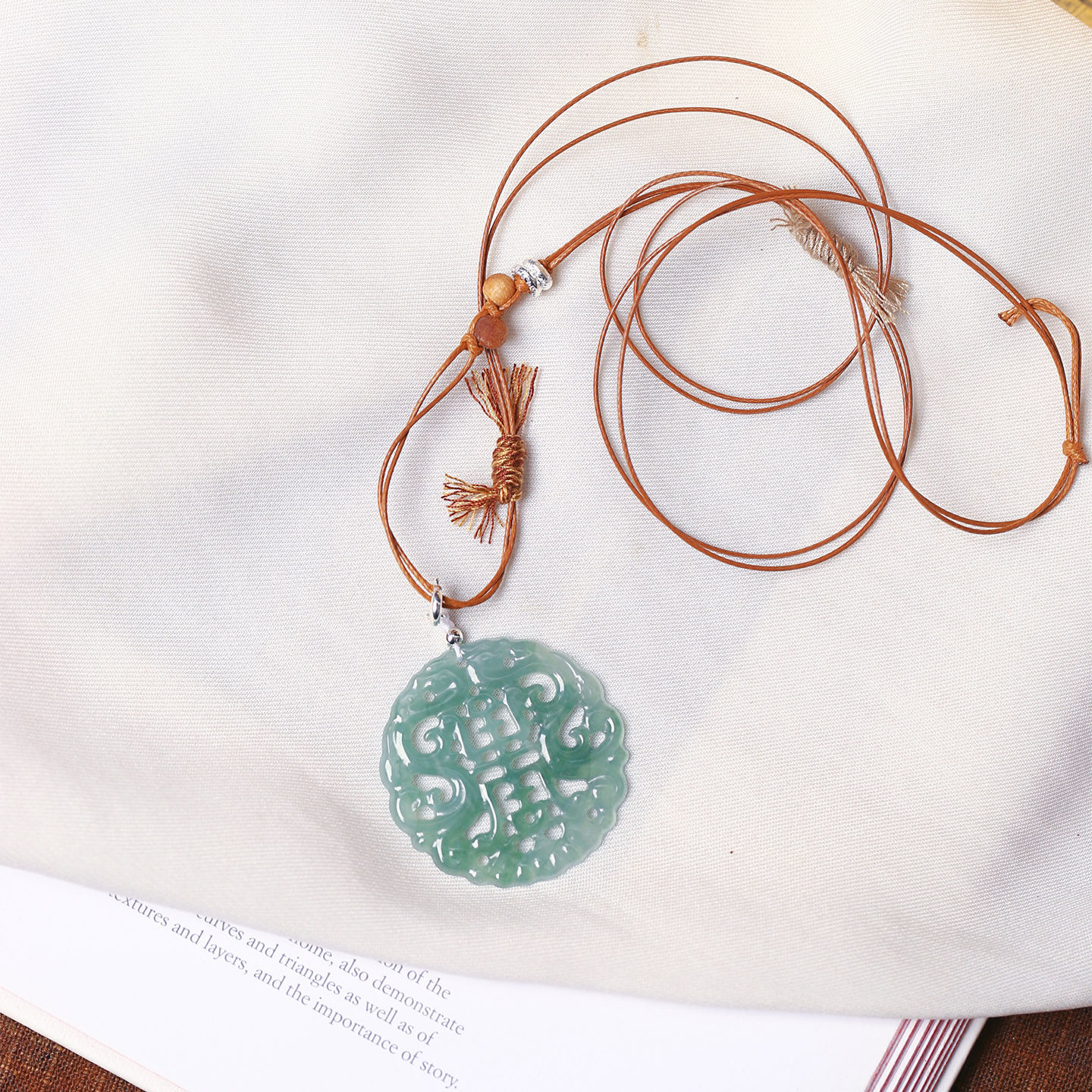 天然A货翡翠危料镂空仿古雕刻款吊坠 女款翡翠毛衣链挂坠饰品