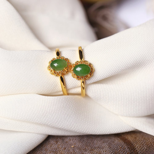 天然俄罗斯碧玉冰绿蛋面纯银镶嵌款戒指 女款玉石戒圈饰品礼物