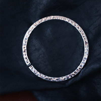 999足银锤纹方条手镯女款