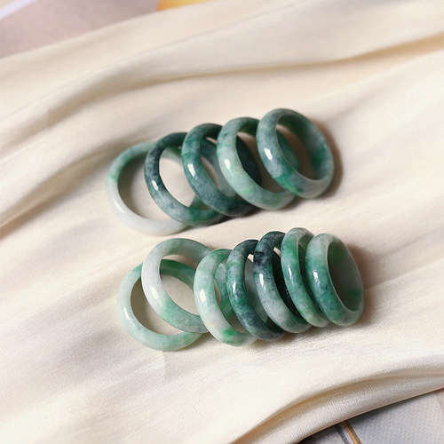 缅甸料A货翡翠白底青戒指戒圈