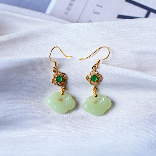 和田玉黄口料小如意纯银镶嵌耳钩