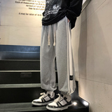 灰色