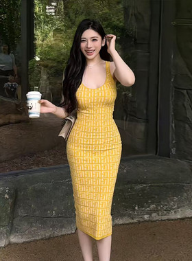 夏季纯欲风性感露肩修身背带中长裙女韩版辣妹超好看的收腰连衣裙