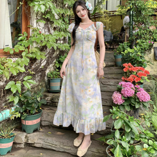 法式温柔风显瘦V领短袖碎花长裙夏装海边度假风甜美过膝A字连衣裙