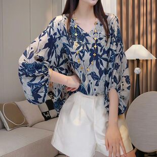 中年时尚印花V领衬衫女夏装宽松型藏肉显瘦灯笼袖大码休闲衬衣衫