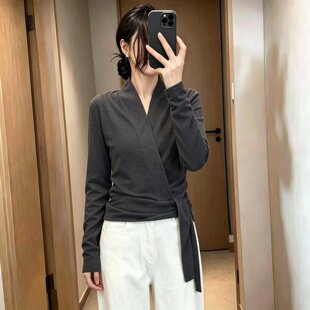 设计感小众时尚交叉V领针织衫女士微胖mm修身型显瘦收腰别致上衣