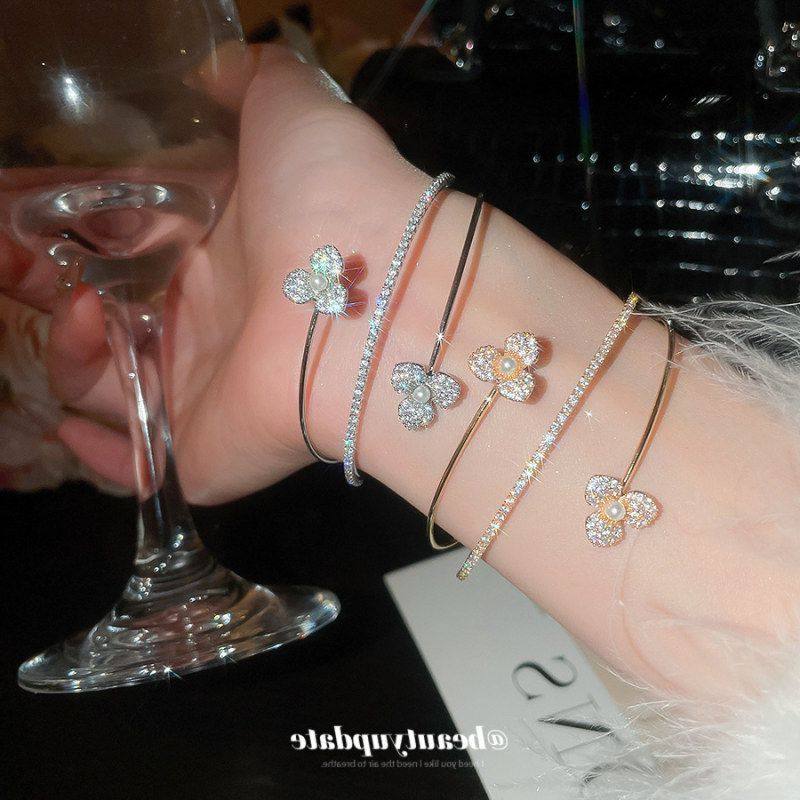 气质高级感手环珍珠百搭手镯花朵多层开口轻奢锆石优雅精致手饰女