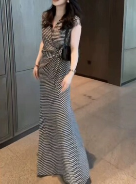 今年流行特惠26085新大爱美依缘2026夏季新款法式格子设计感收