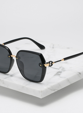 大脸2021年新款时尚风显瘦太阳镜