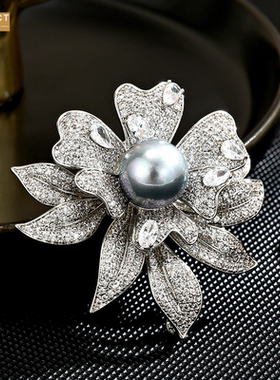 XKDDCT奢华高档衣饰外套大衣配饰胸花女优雅气质高级感满镶锆石花