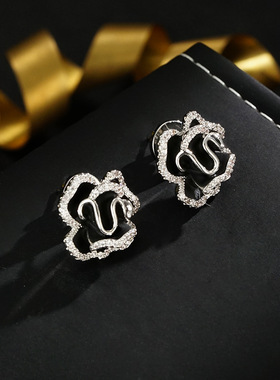 XKDDCT网络爆款时尚山茶花经典气质大气精致高级黑色带钻耳钉耳饰