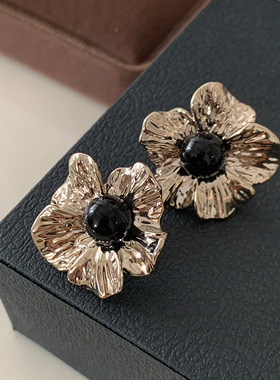 XKDDCT肌理感花朵耳钉金属风轻奢高级感黑色珍珠耳环复古百搭耳饰