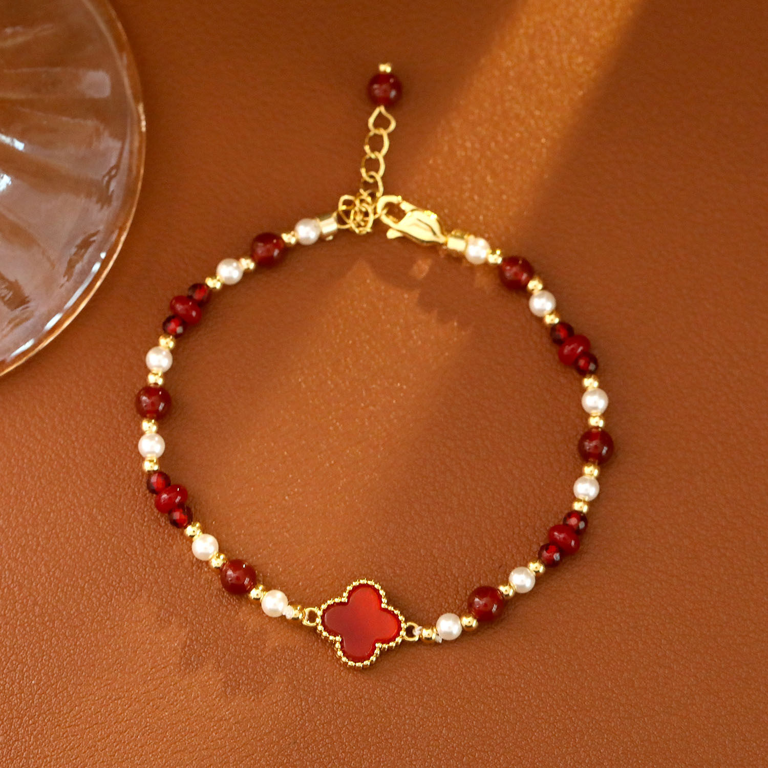 XKDDCT施家珍珠红玛瑙手链女气质网红四叶花设计手串安可拉红新中