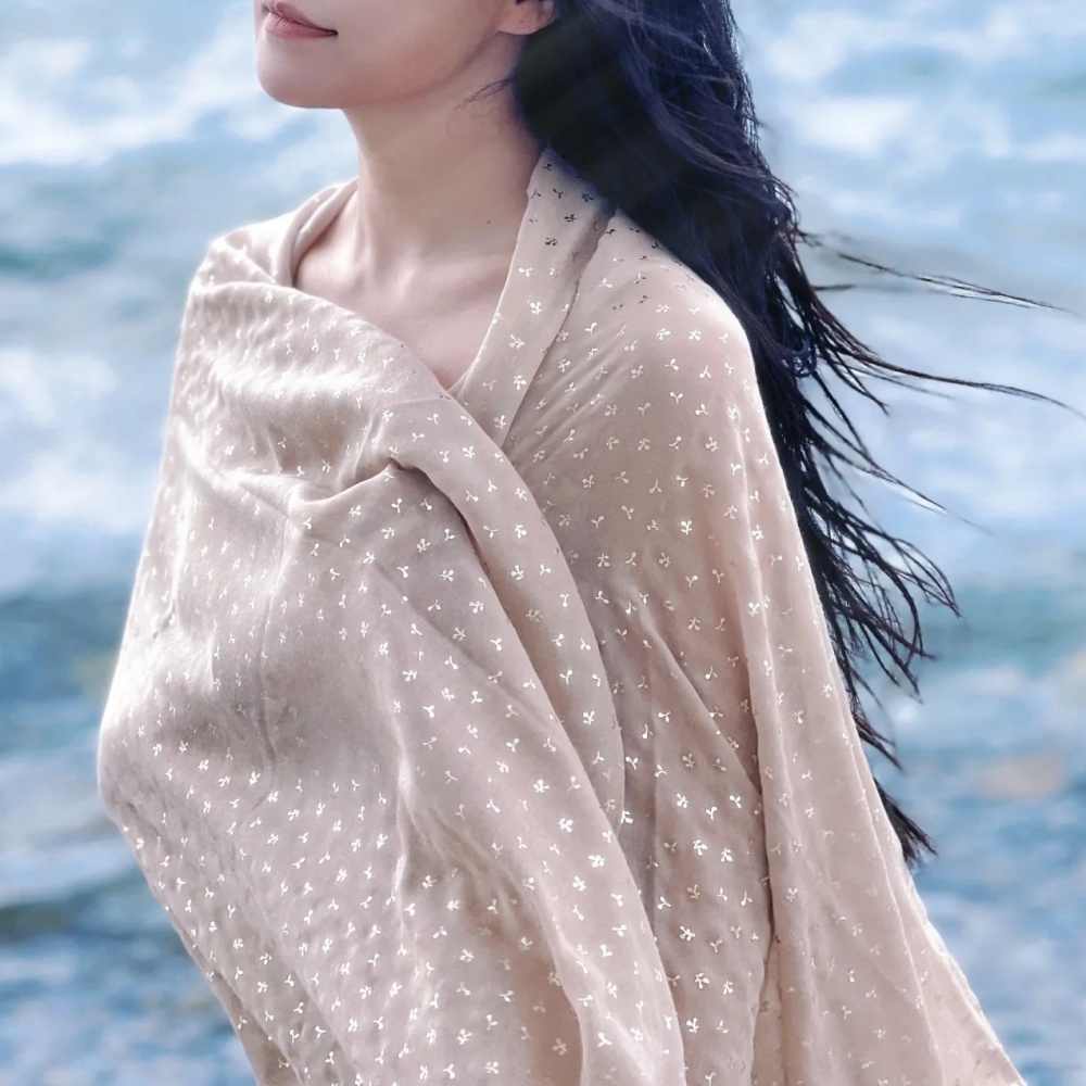 烫金棉麻围巾女夏季护脖子空调房披肩百搭旅游防晒丝巾薄款纱巾
