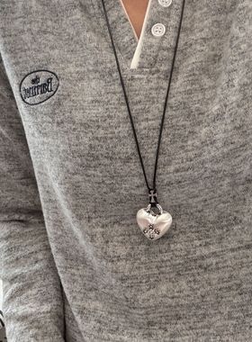 十字架拉丝爱心吊坠黑绳项链女长款可调节简约百搭毛衣链项饰