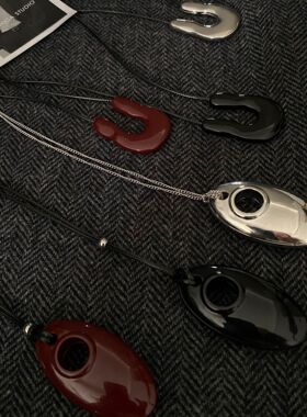 韩国ins博主同款酒红色长款项链黑色银色U形椭圆小众设计感项链女