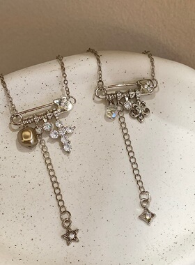 日韩复古咖啡金十字别针珍珠项链小众吊坠设计韩系高级感锁骨链