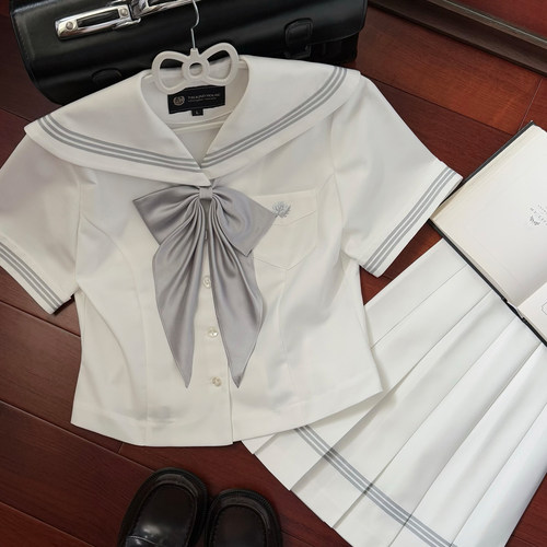 月野家古早日系感浅零川水手服
