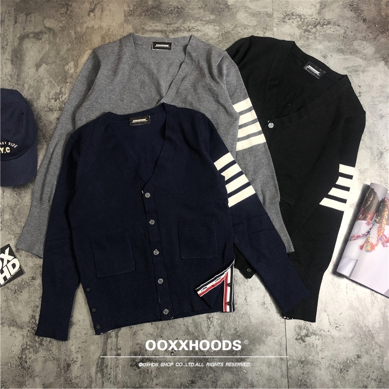 学院风无性别穿搭V领针织衫色织带开衩纽扣百搭修身简约条纹毛衣