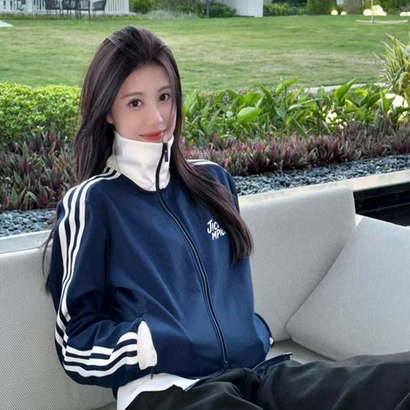 季冠军杠条立领外套女卫衣夹克