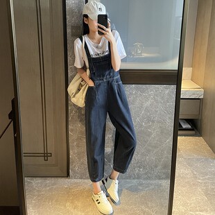 深蓝色牛仔背带裤女夏季薄款潮酷减龄宽松小个子八分连体吊带裤子