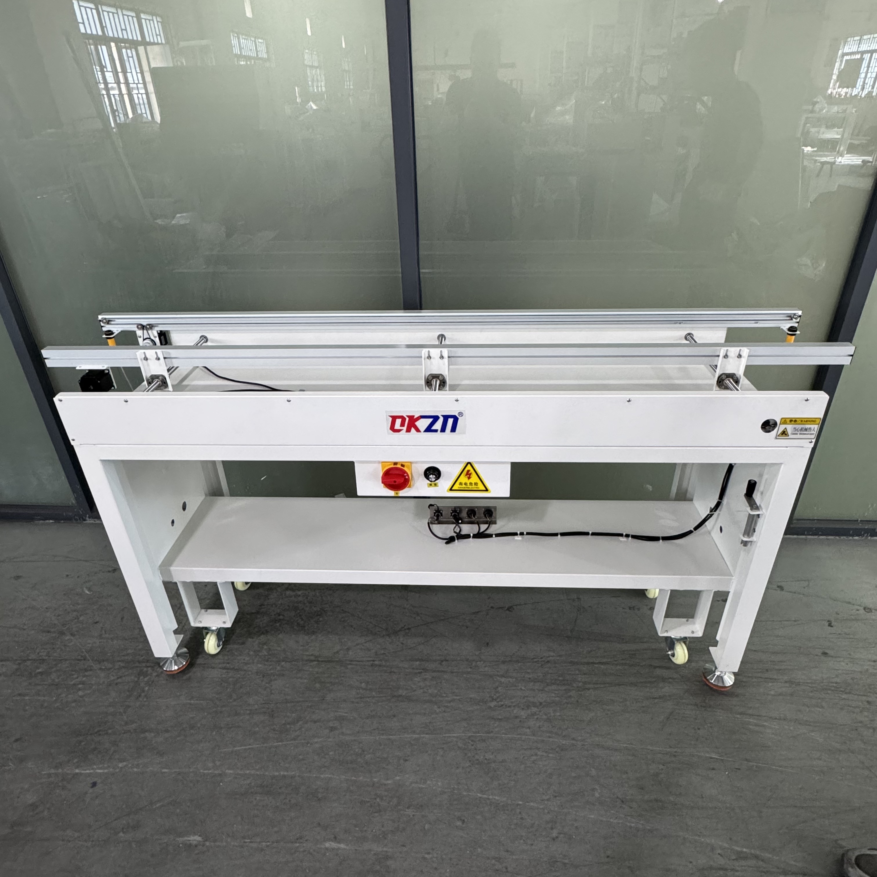 欧凯智能SMT-2m单轨接驳台