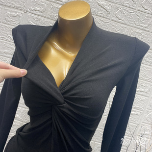 T恤上衣2025冬 ins复古洋气长袖 chao好穿 加绒显瘦性感V领打底衫