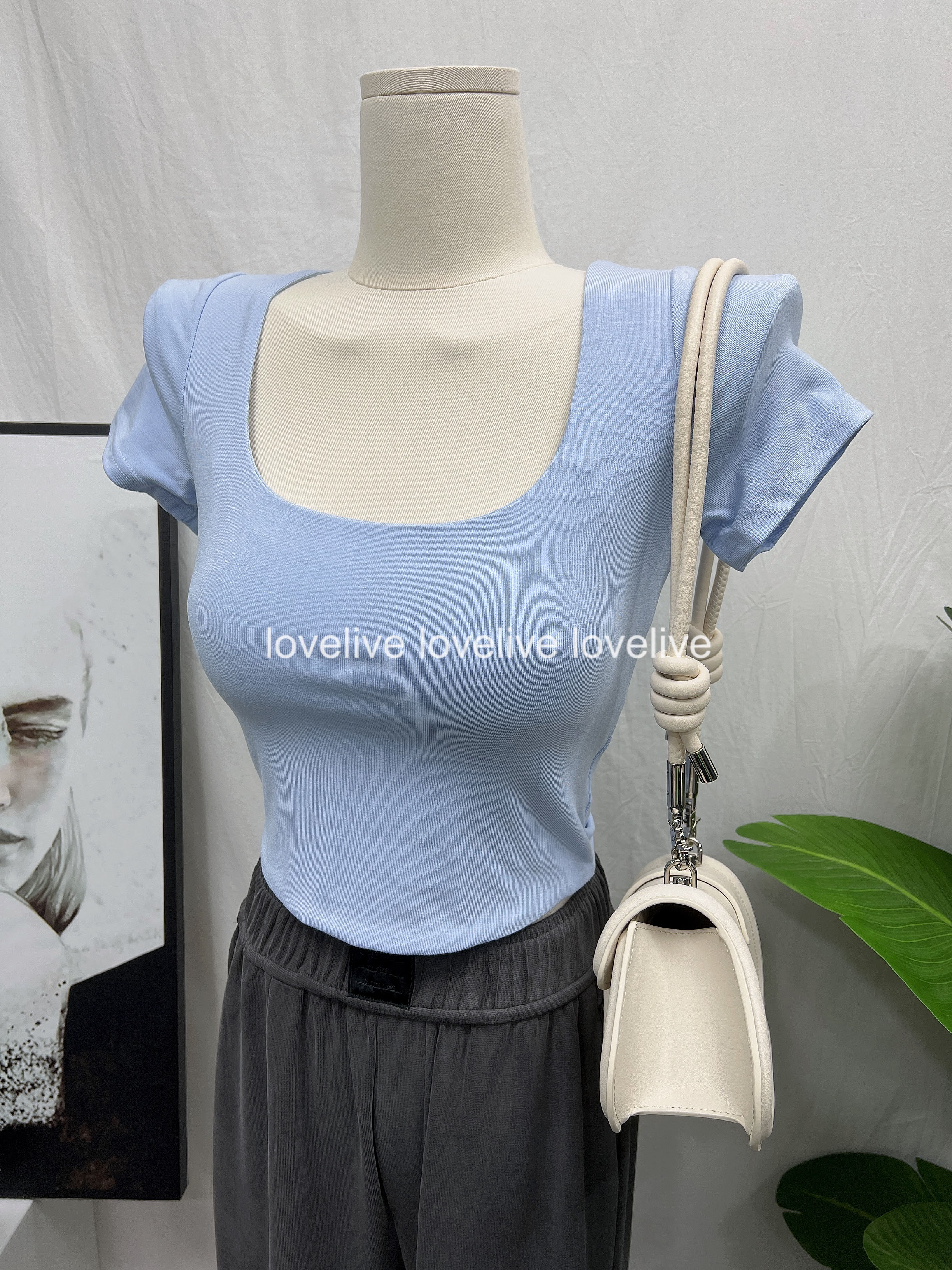 留！品质很好～下摆弧形显身材上衣大U领长袖T恤短款显瘦打底衫女