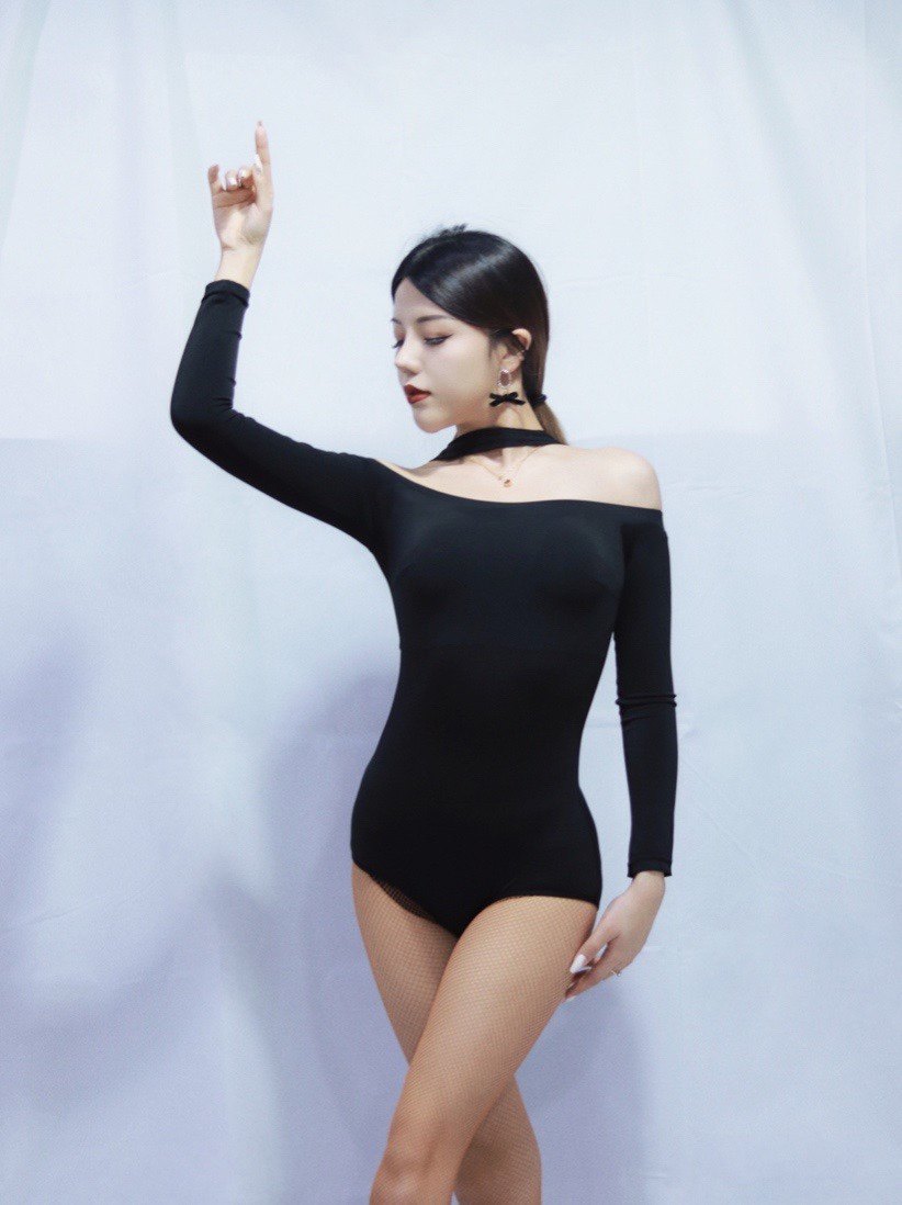 女士成人舞蹈服拉丁舞上衣摩登舞上衣一字领长袖勾指连体练功服