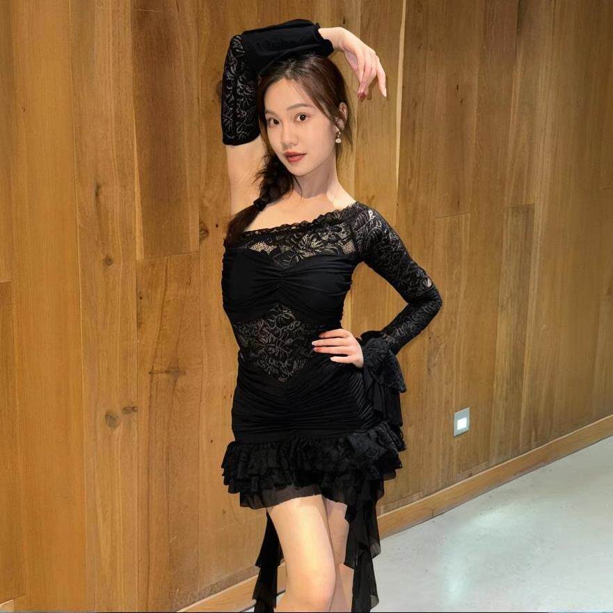 夏季新款成人拉丁舞服高级感黑白蕾丝上衣包臂蛋糕裙舞蹈练功服女