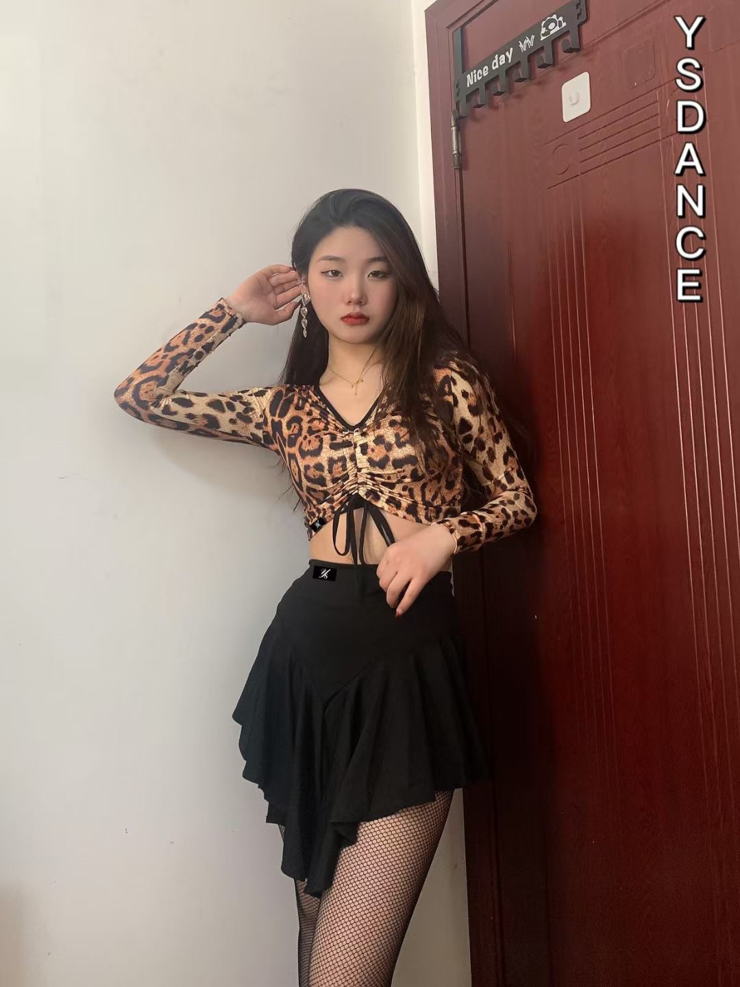 豹纹拉丁舞上衣春夏长袖绑带修身专业表演服成人练功服荷叶半身裙