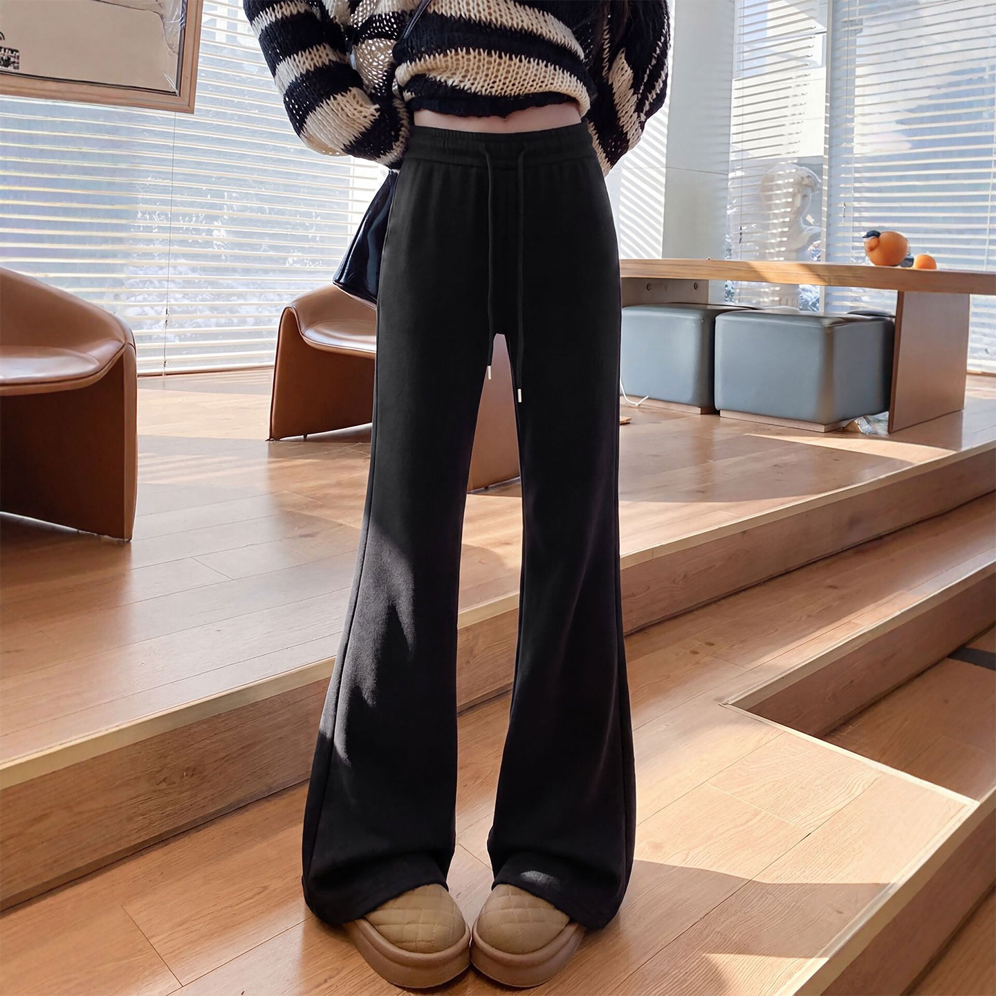 黑色微喇运动裤女2026新款秋季莫代尔瑜伽裤小个子休闲喇叭卫裤子