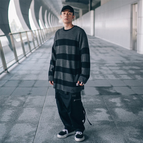 XPX周柏豪圆领撞色条纹针织毛衣