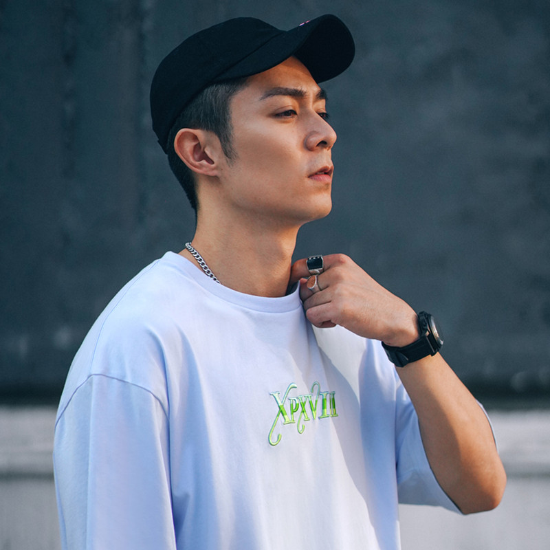 XPX 周柏豪 GRADIENT BOX LOGO 草书字体圆领短袖T恤 男装 T恤 原图主图