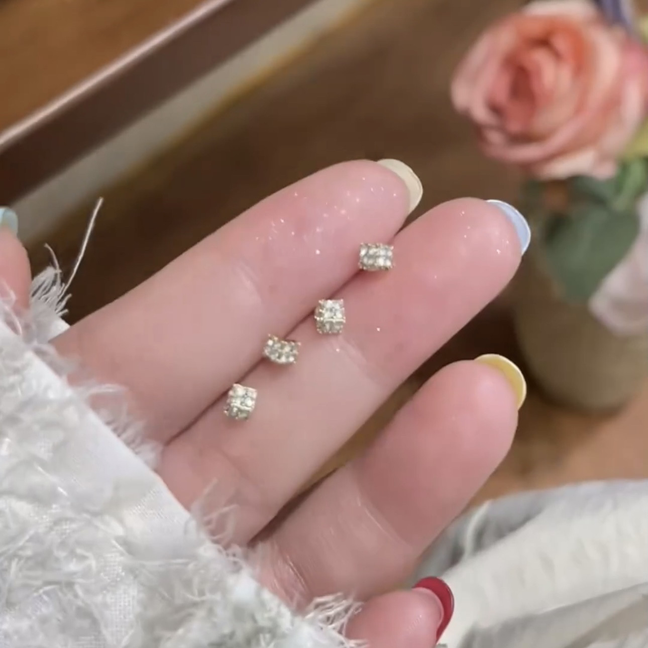 999纯银方形锆石耳钉女气质简约小巧裸钻耳饰足银养耳饰品耳骨钉