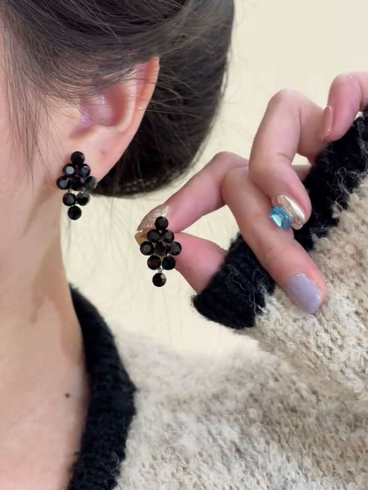 黑色水钻菱形耳钉925银针耳环简约冷淡风2024新款洋气网红爆款女