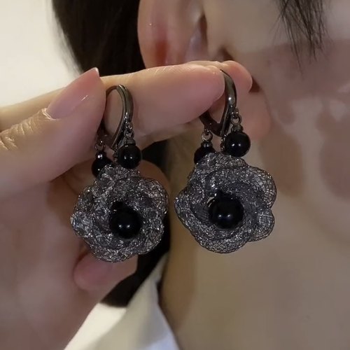 醉美人黑色花朵耳扣耳环