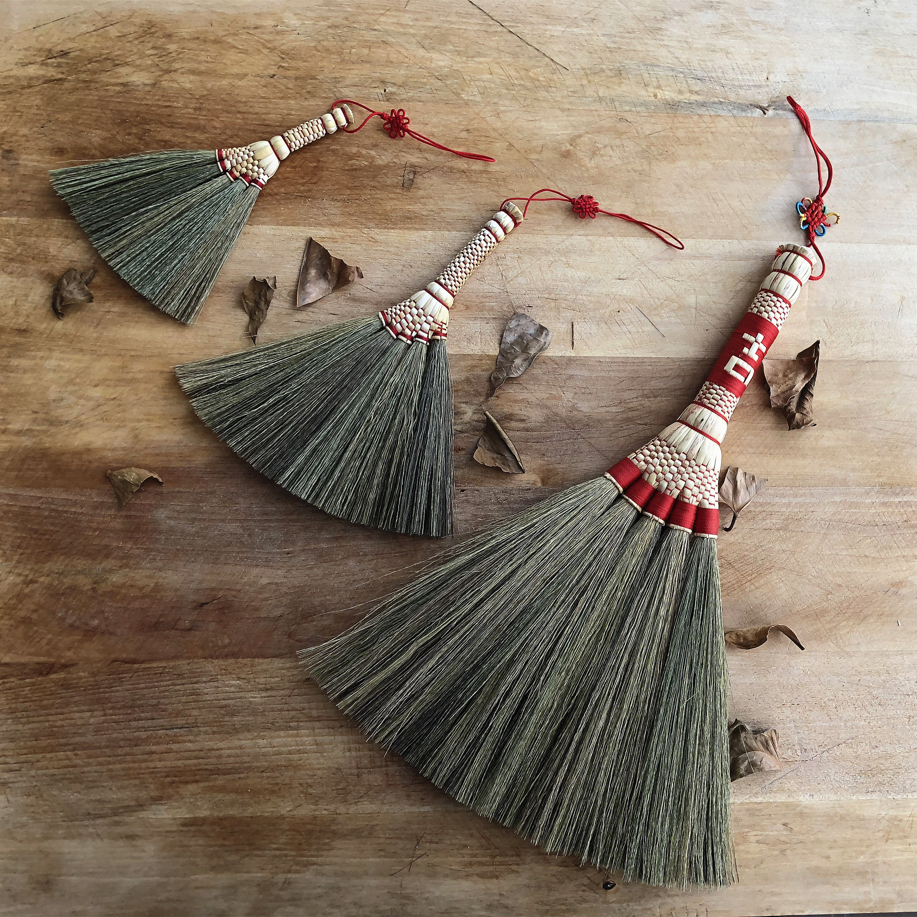 手工编织芒草扫把节日挂件家用桌面阳台笤帚车用软毛扫帚防静电扫