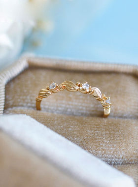 奶油布丁 精致小钻波浪纹锆石戒指女简约叠戴百搭小众设计