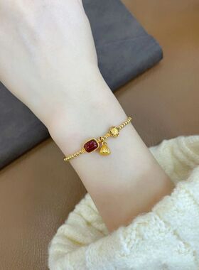 古法镶嵌石榴红锆石金色手链转运珠小莲蓬小花手串轻奢精致复古风