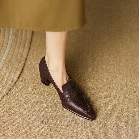 英伦风小皮鞋女粗跟乐福鞋时尚百搭复古棕色中跟真皮尖头深口单鞋