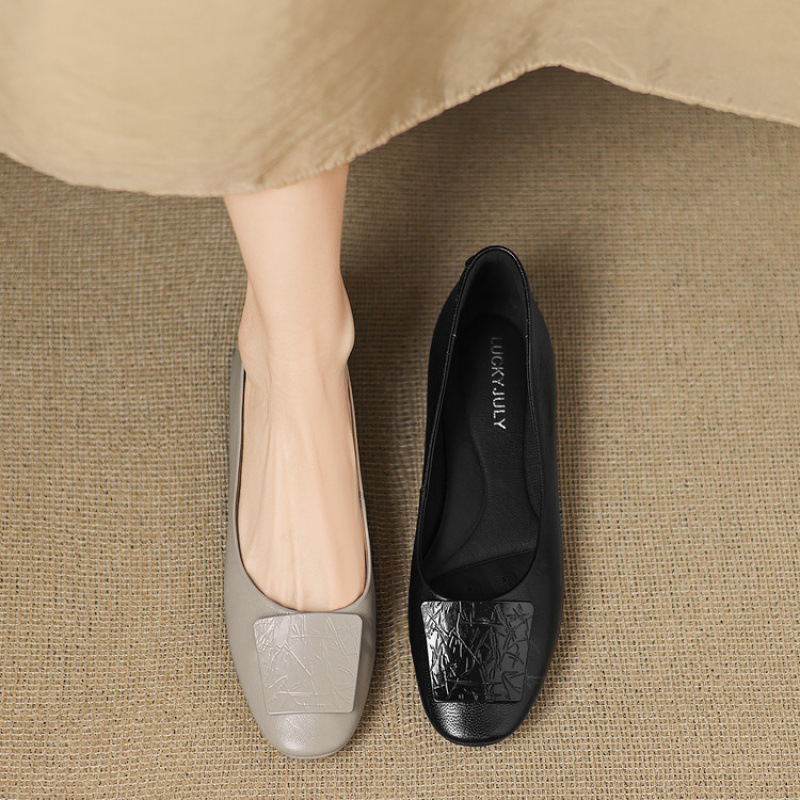 巨好看法式软羊皮单鞋2025新款真皮平底软底百搭小皮鞋女鞋子