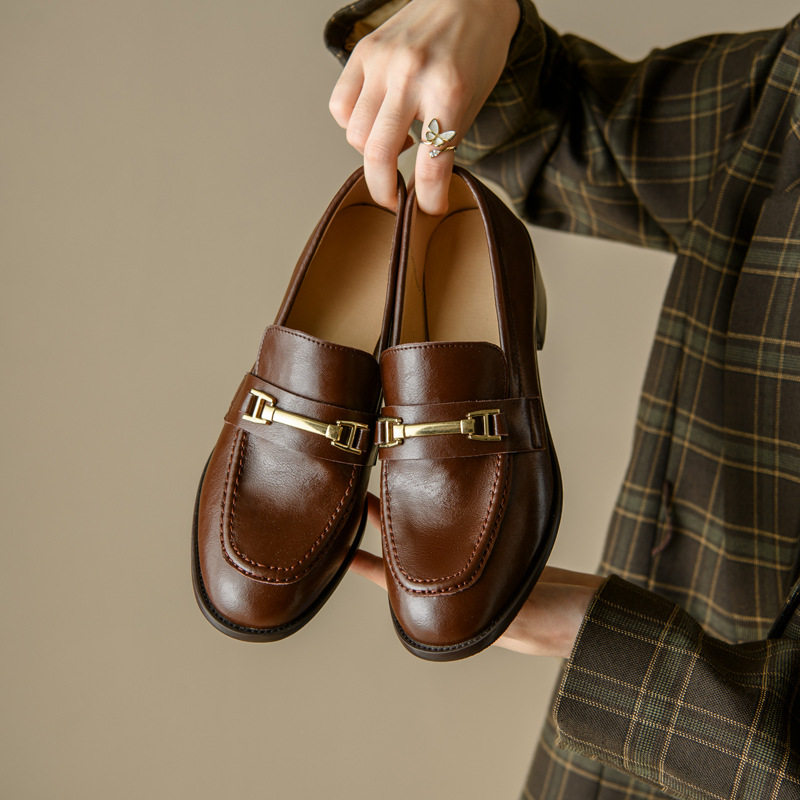 巨好穿圆头中跟金属扣深口乐福鞋2023秋季牛皮舒适复古一脚蹬单鞋,女鞋,马丁靴,淘宝优惠券,粉丝福利购,淘宝优惠卷