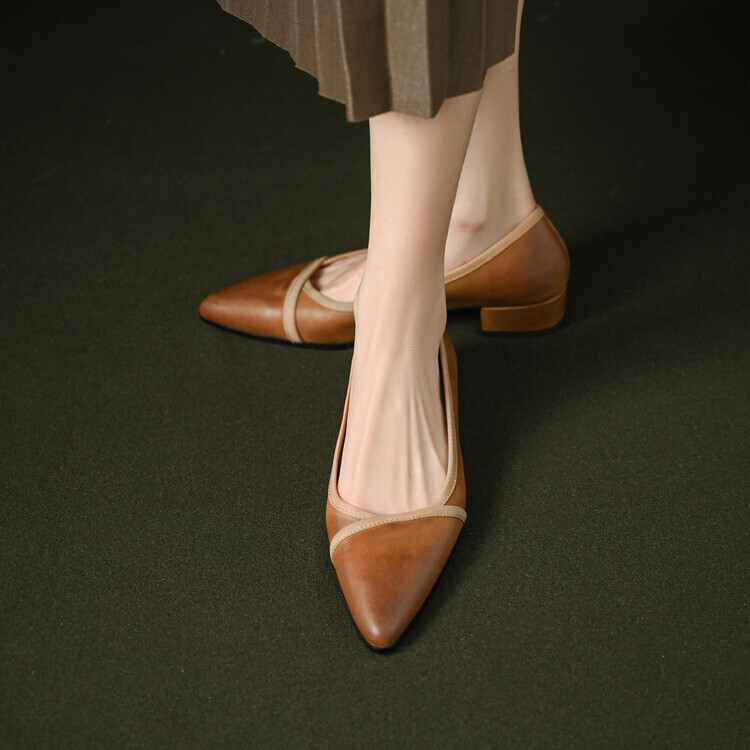 法式复古尖头显瘦低跟粗跟不累脚单鞋女2024春夏款百搭舒适小皮鞋