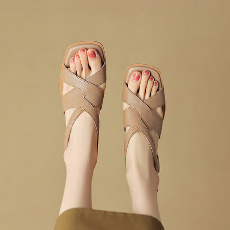 夏法式复古交叉带中跟粗跟露趾凉鞋女大码40码2025新款真皮凉皮鞋